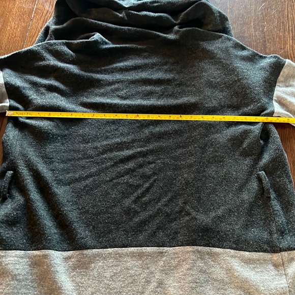 Paraphrase Gray Hooded Sweater Cardigan Sz XL - Picture 10 of 16